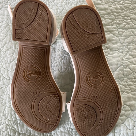 Wonder Nation Shoes - Picture 2 of 4